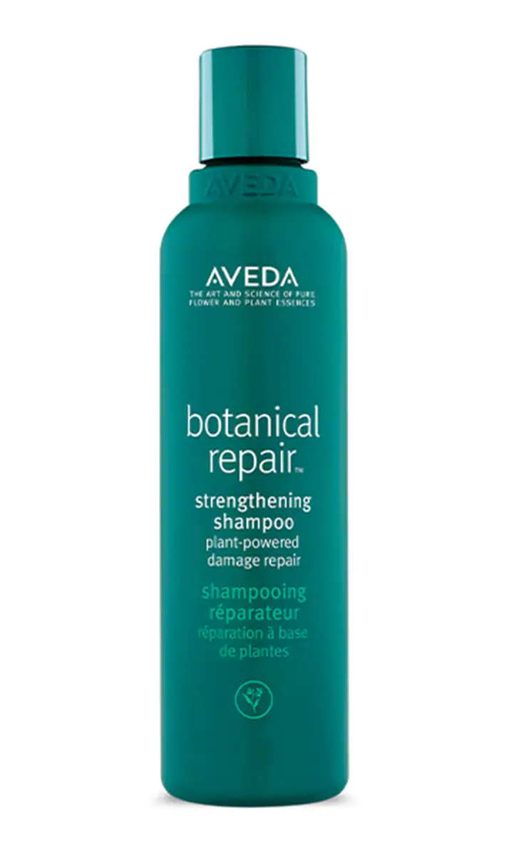 Shampoo Botanical Repair: Tự xử lý tóc hư tổn, khô xơ ngay tại nhà chỉ với Shampoo Botanical Repair. Sản phẩm với thành phần chiết xuất từ bồ kết tự nhiên, giúp làm dịu da đầu, nuôi dưỡng tóc một cách hiệu quả. Ngoài ra, chai Shampoo Botanical Repair còn mang lại hương thơm dịu nhẹ cho bạn cảm thấy thư giãn. Nhấn vào hình ảnh để khám phá sản phẩm ngay.
